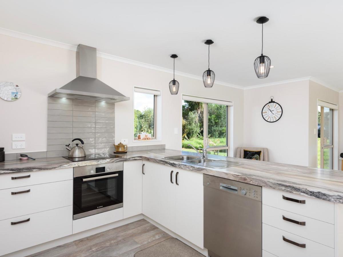 Modern Beach Break - Waihi Beach Holiday Home Exterior foto